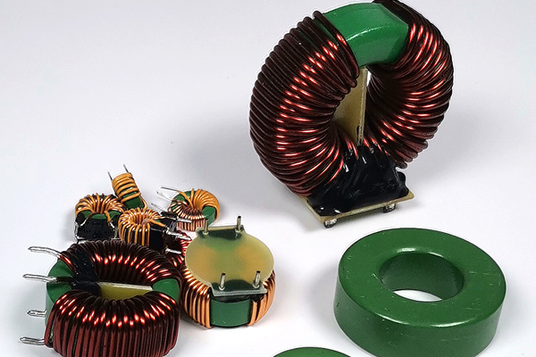 Pengaruh bahan inti magnet terhadap kinerja trafo cincin